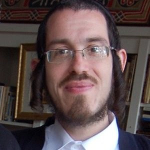 Abraham Schwimmer stalks escorts/dommes